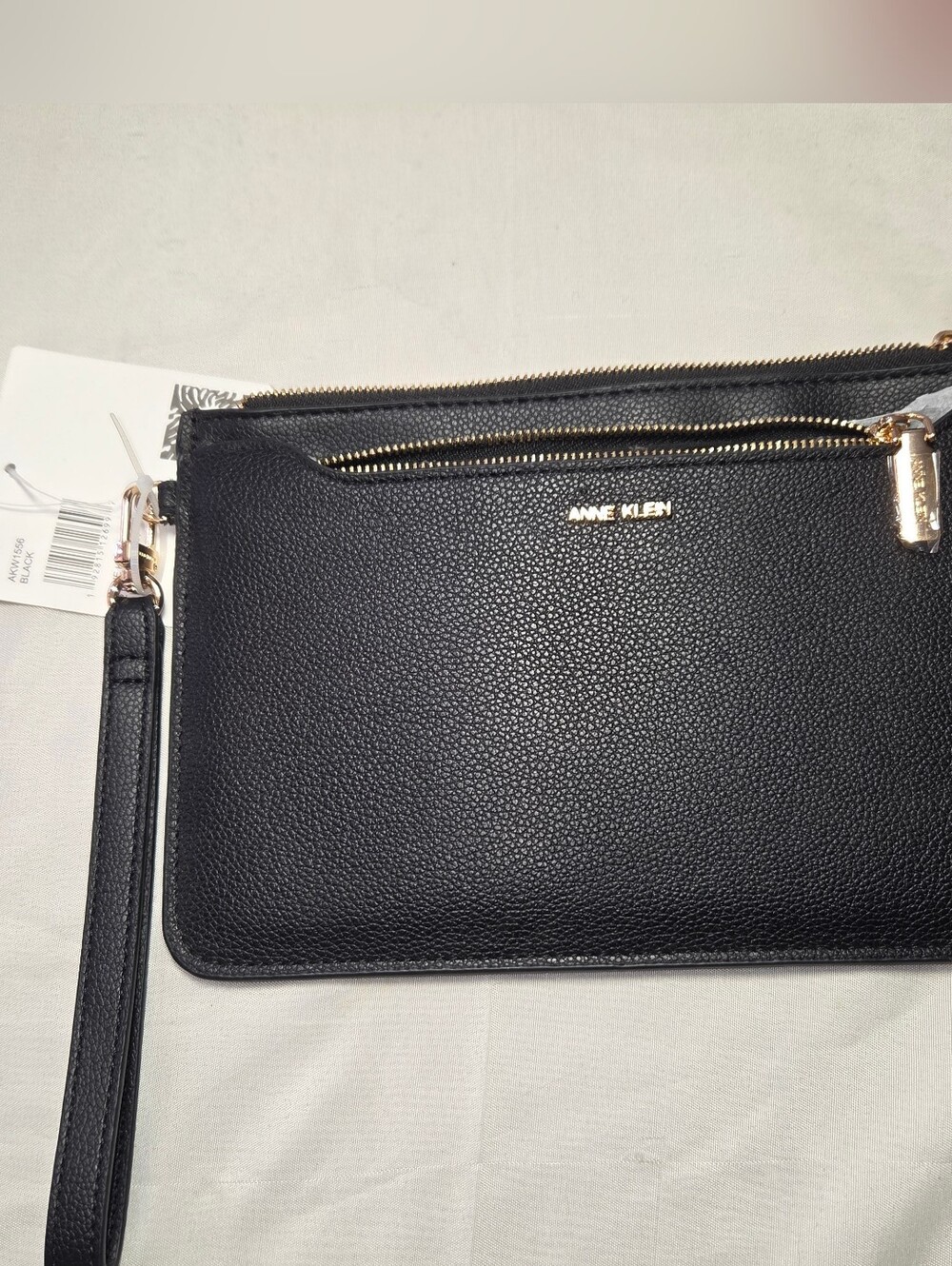 NWT Anne Klein Black Pebbled Leather Wristlet with Gold Accents DDCP